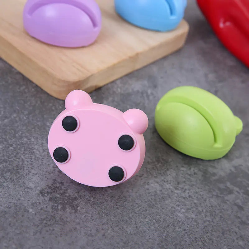 Cartoon Bear-Shaped Kitchen Knife Sharpener Tool