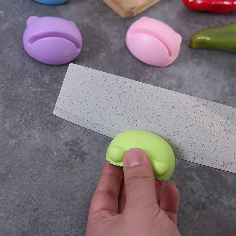 Cartoon Bear-Shaped Kitchen Knife Sharpener Tool